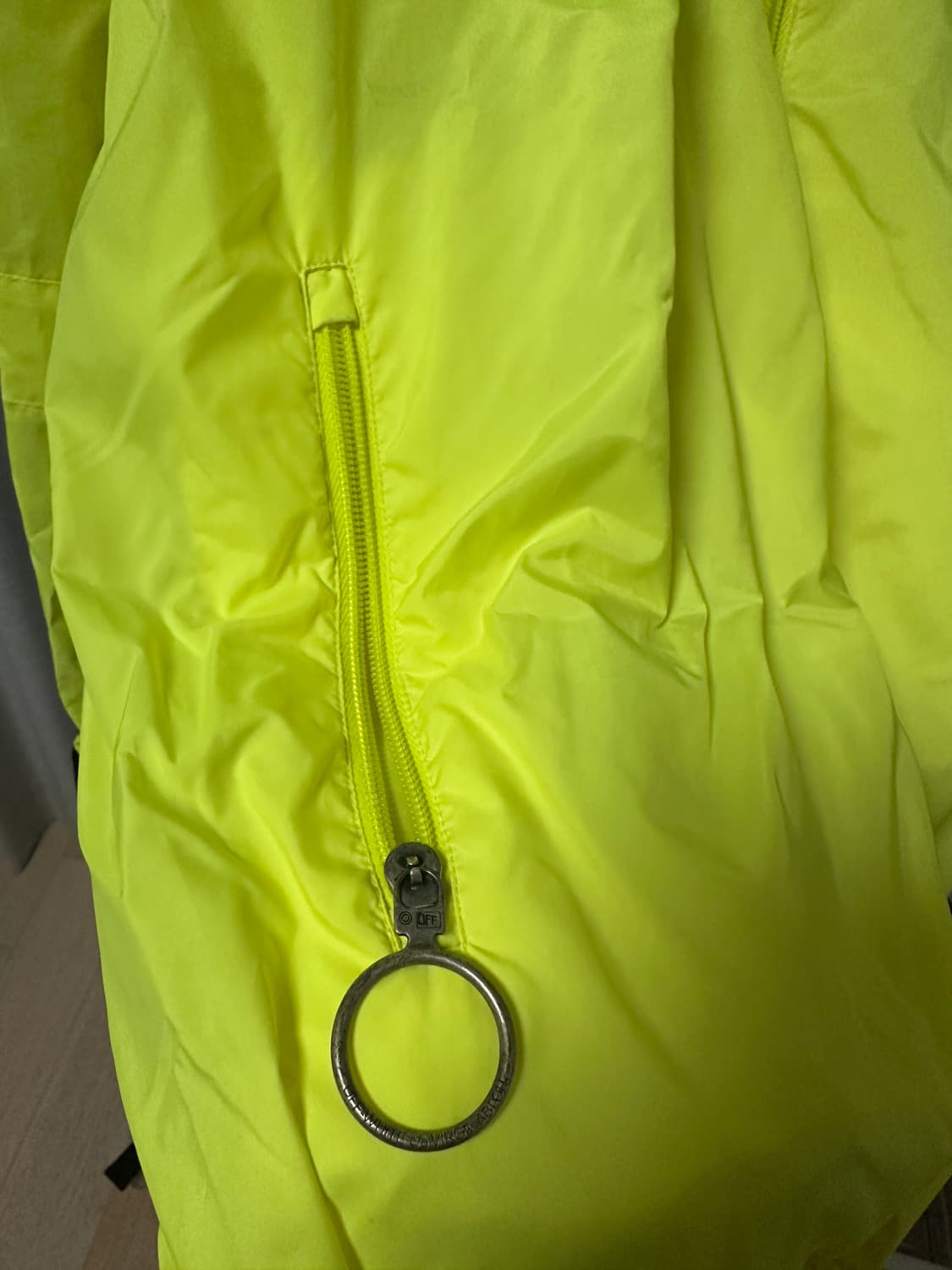 오프화이트 바람막이 투웨이 지퍼  상품이미지4