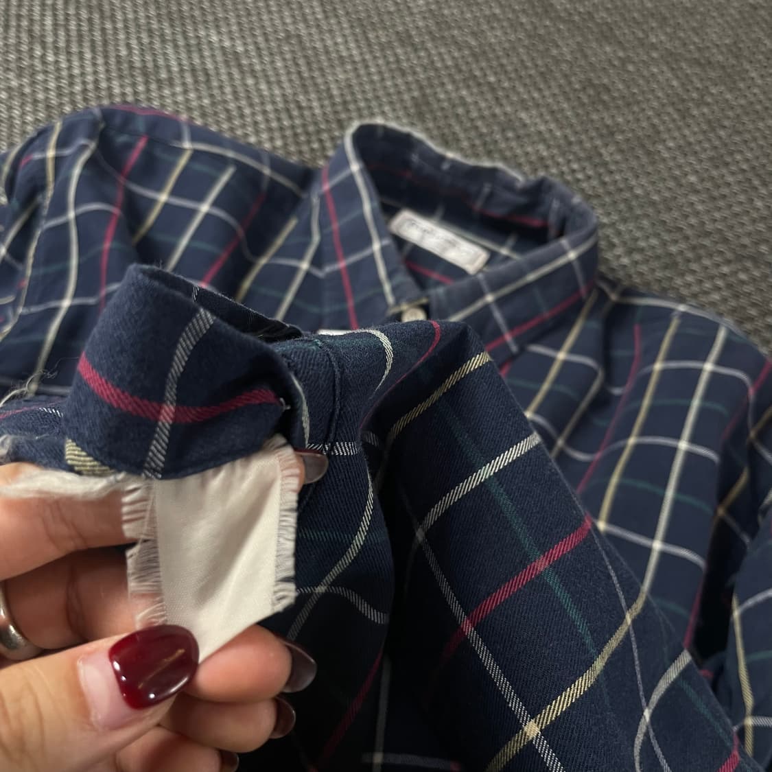 버버리 네이비 멀티 체크 원포켓 긴팔 셔츠 상품이미지5