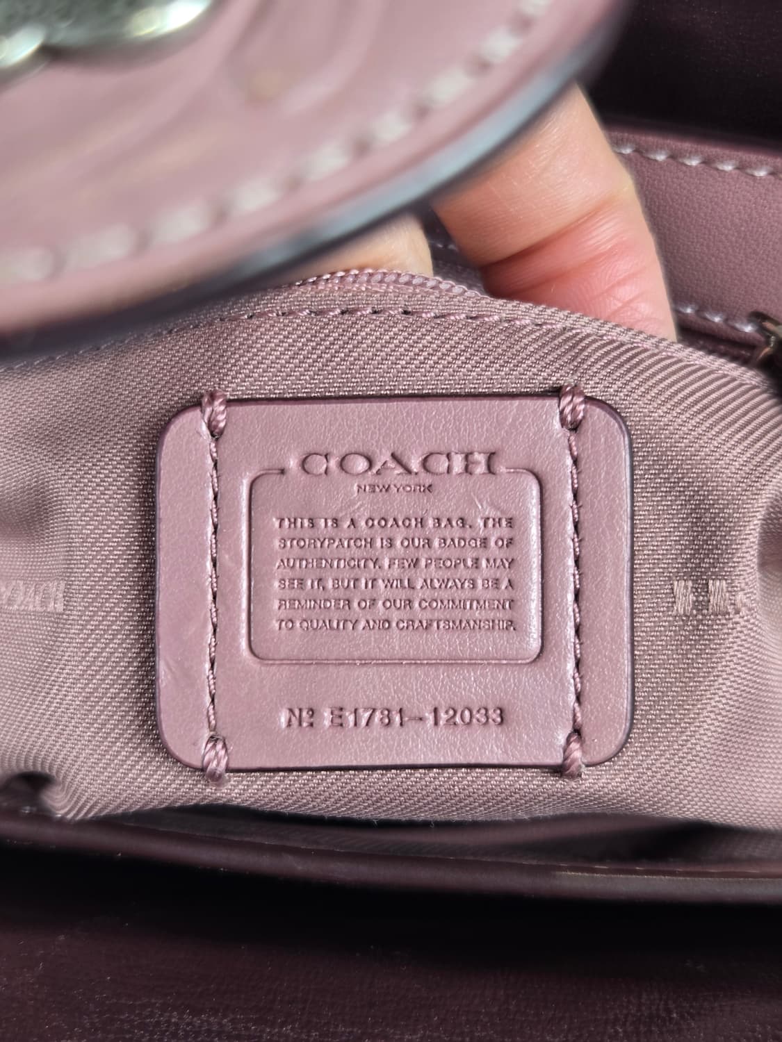 COACH 코치 페이지 크로스바디 인 글러브탠 가방 정품 크로스백 상품이미지10