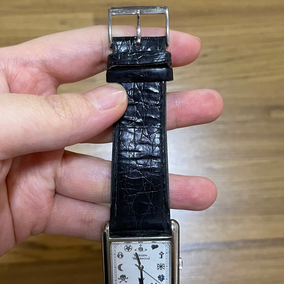 비비안웨스트우드 아이콘 손목시계 크리스마스 한정 상품이미지2