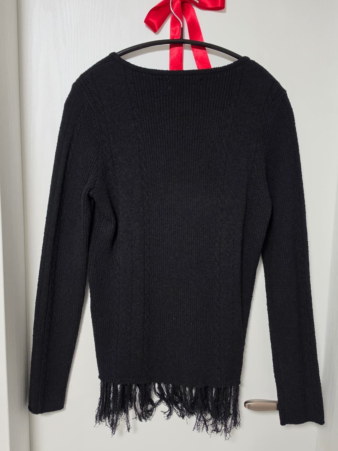 millo women 밀로우먼 부클 프린지 롱 슬리브 니트 블랙 상품이미지4