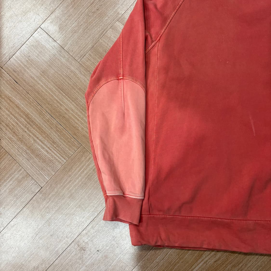 씨피컴퍼니 빈티지 워싱 로고 패치 지퍼 스웻셔츠 상품이미지3