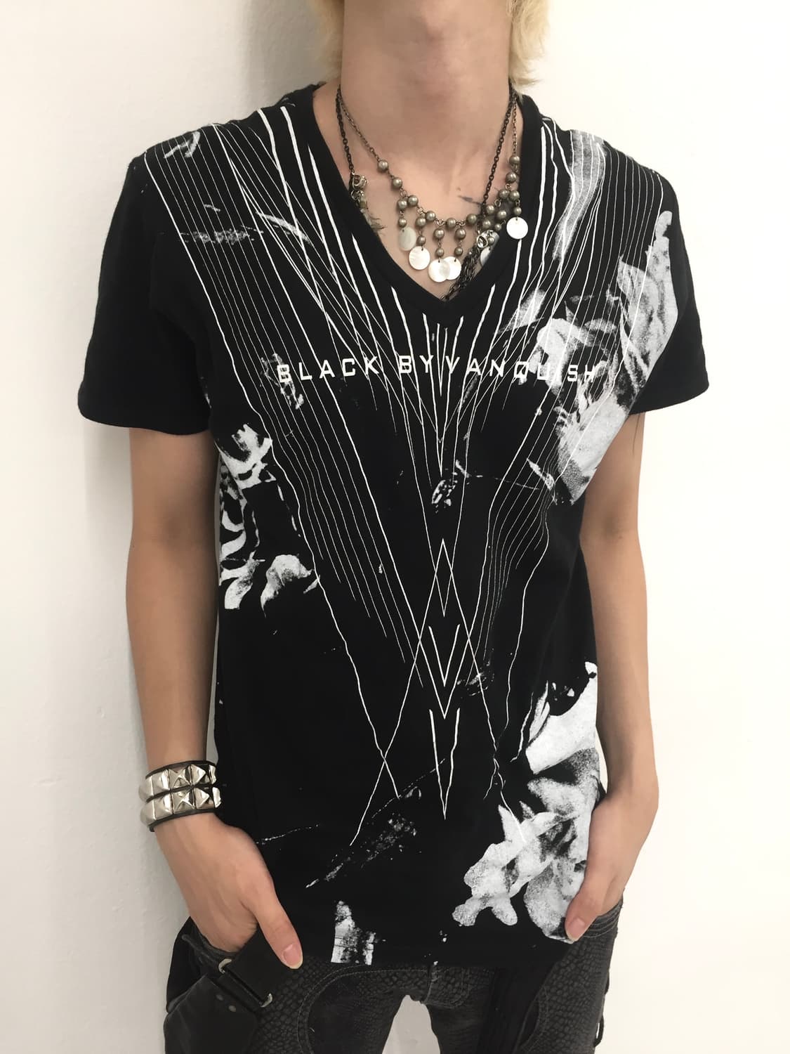 Black by Vanquish v-neck top  상품이미지6