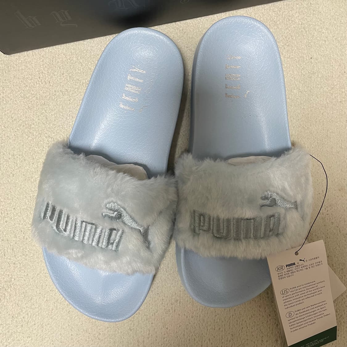 푸마 X 리한나 퍼 슬리퍼 상품이미지2