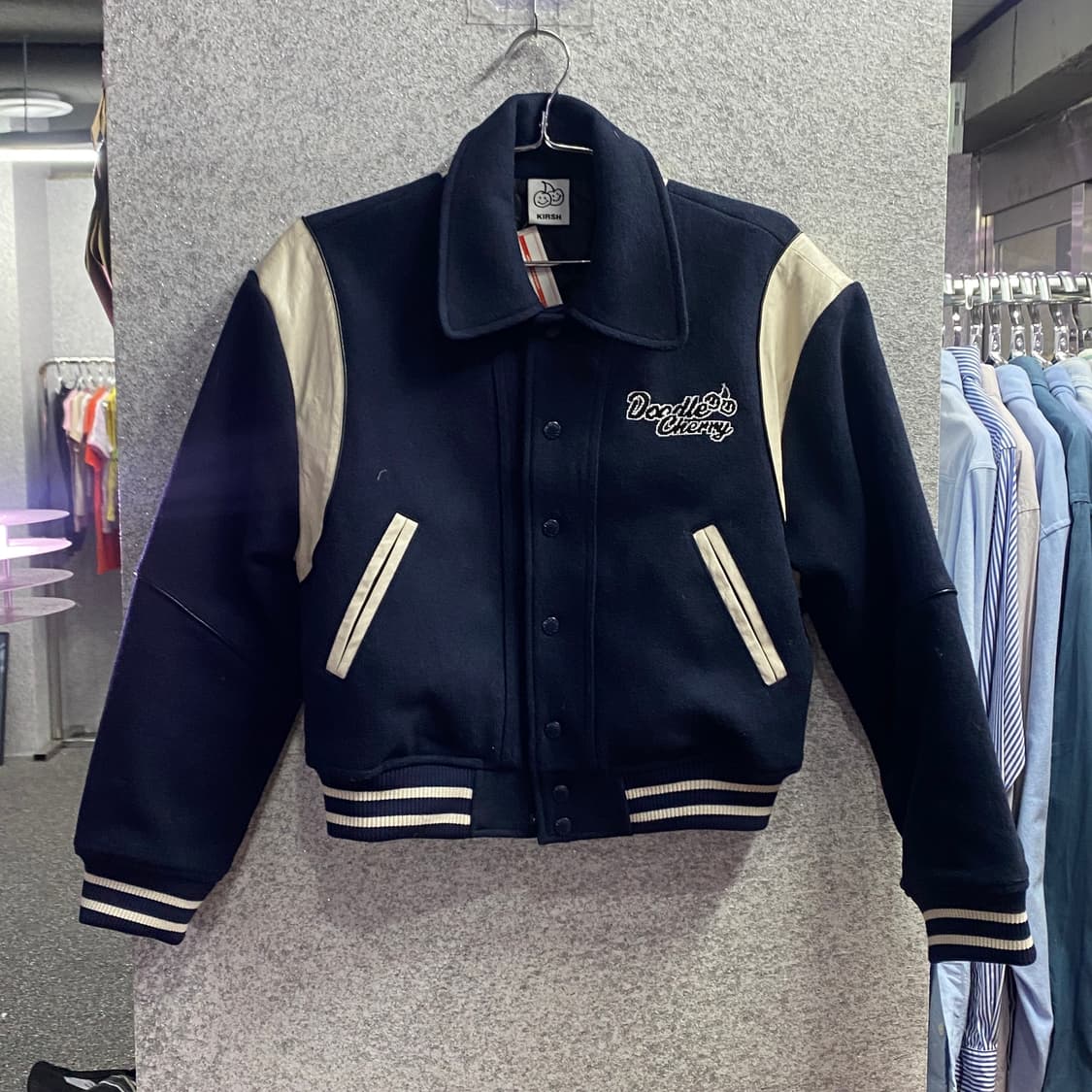 키르시 두들 체리로고 네이비 바시티 B3659 상품이미지2