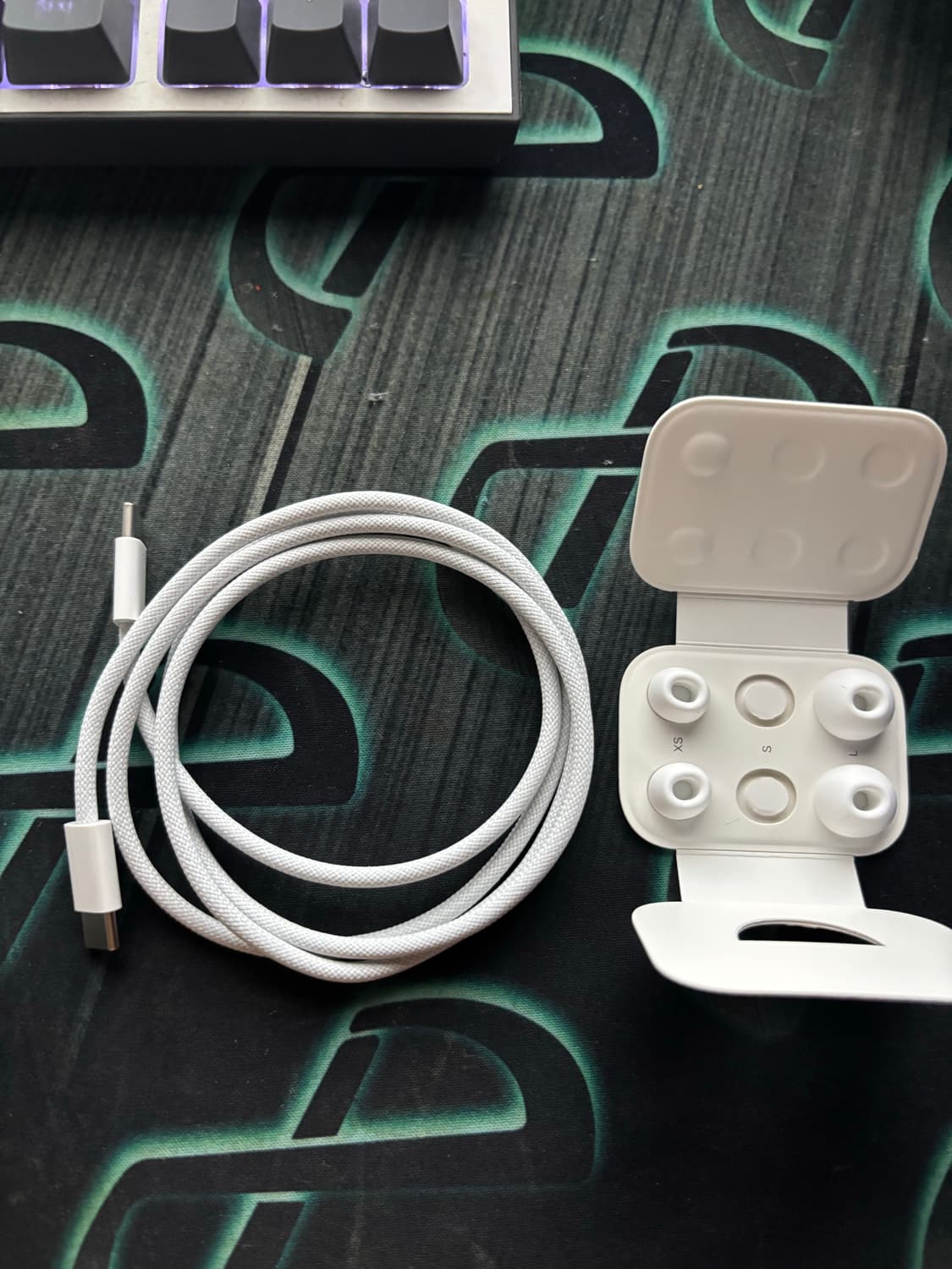 애플 에어팟 프로 2세대 풀박스 C타입(급처) 상품이미지6