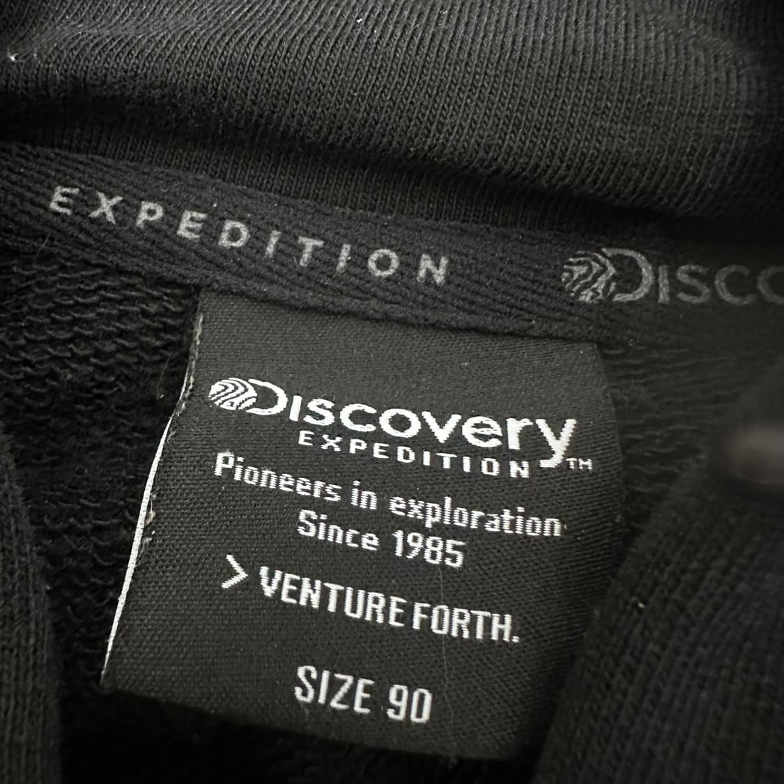 디스커버리 후드티셔츠 블랙 90(S) 상품이미지4
