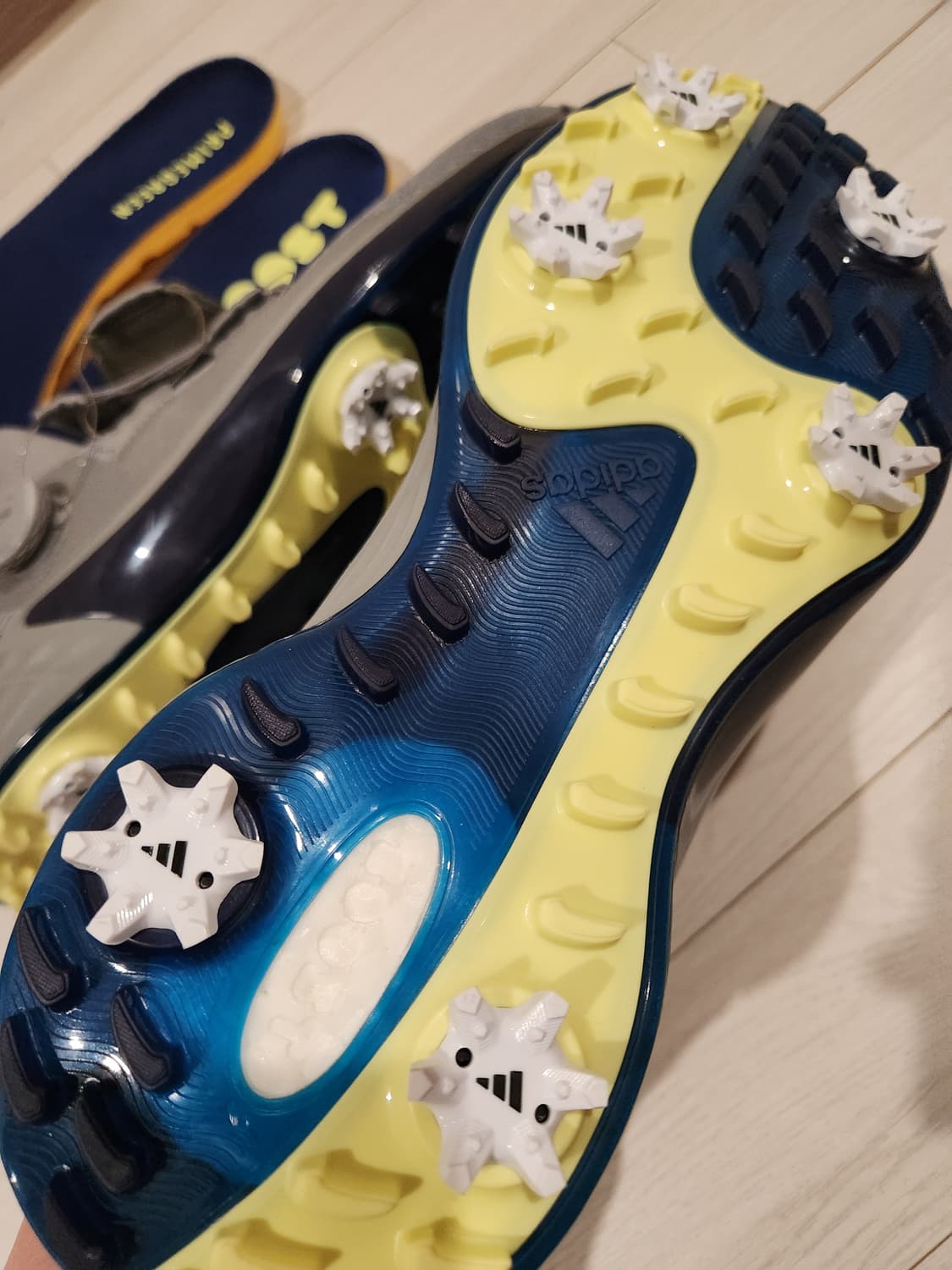 새상품)아디다스 골프화 ZG21 모션 보아 GZ5277 사이즈285

박 상품이미지6