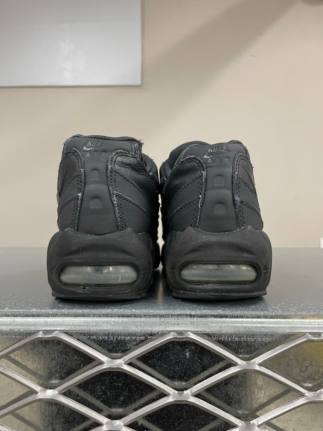 나이키 에어맥스 95 트리플 블랙 240 상품이미지3