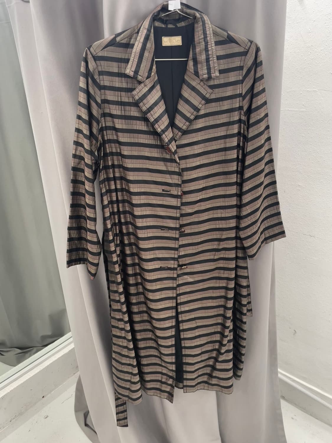 크링클 텍스쳐 스트라이프 롱코트  상품이미지1