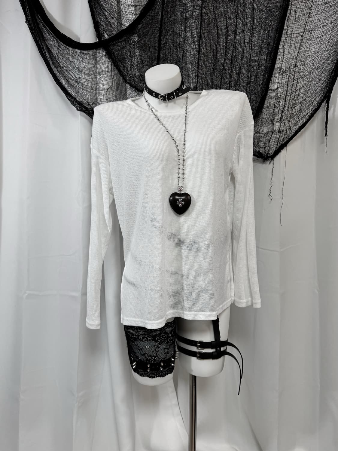 white t-shirt 상품이미지1