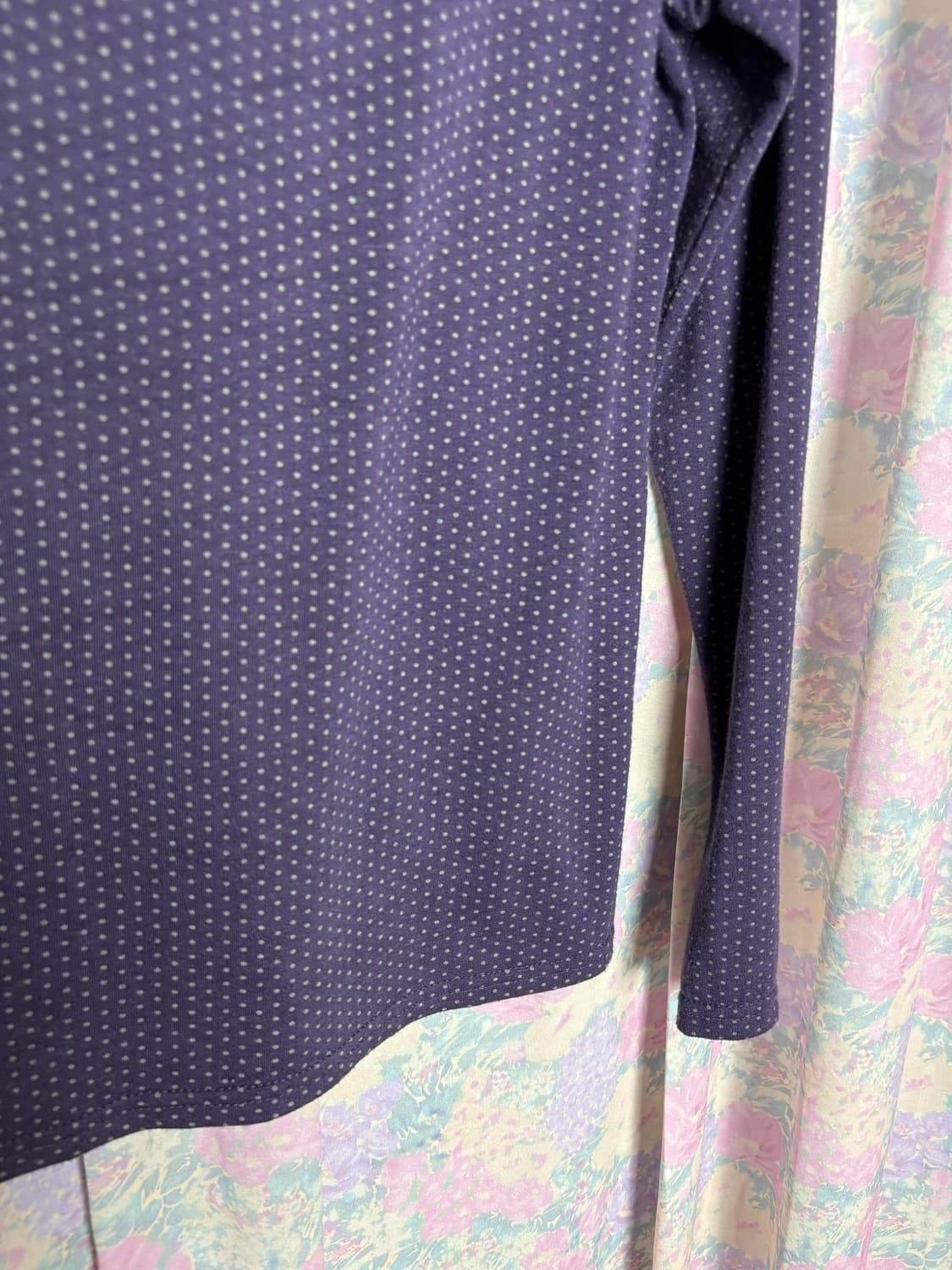 퍼플 도트 레이스 목폴라 티셔츠 상품이미지10