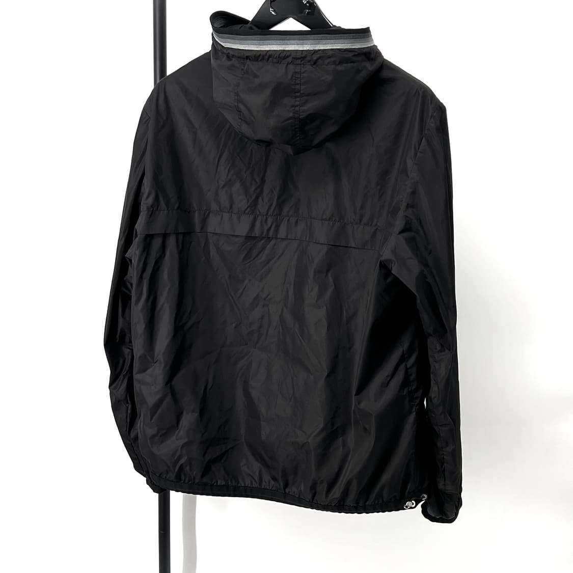 [4사이즈] 몽클레어 바람막이 후드 자켓 블랙 상품이미지4