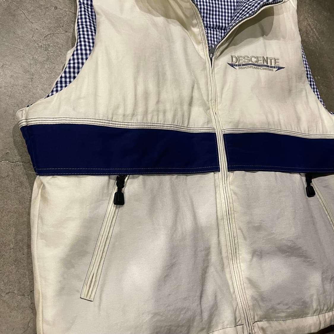 데상트 reversible down Vest   상품이미지3