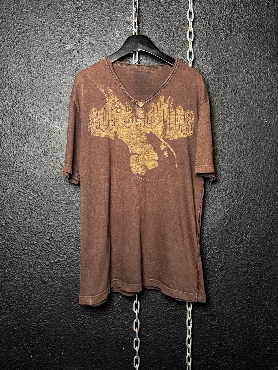 Vintage Studded Graphic V-Neck T-Shirt   상품이미지5