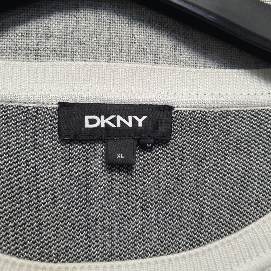 DKNY 남성 로고 레이온 라운드 니트  상품이미지3