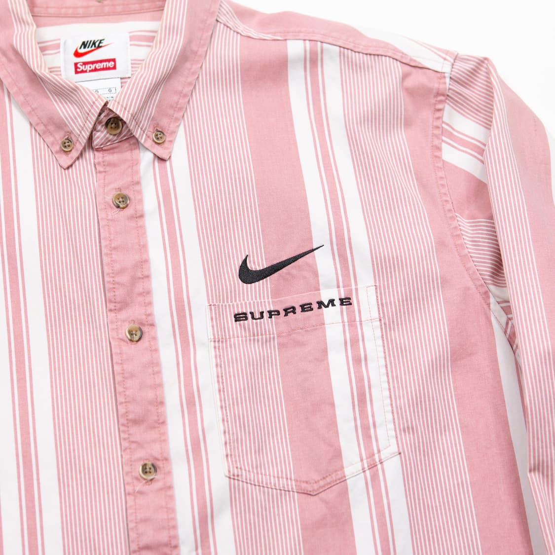 슈프림 나이키 핑크 스트라이프 코튼 트윌 셔츠 상품이미지2
