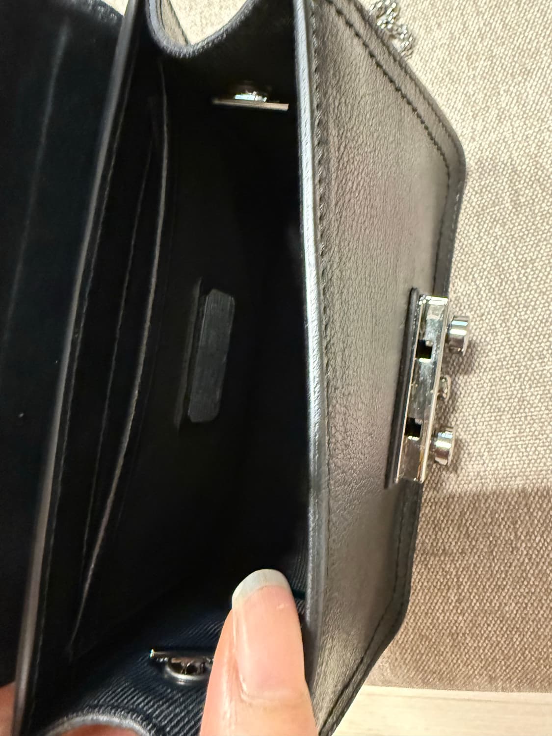 훌라 메트로폴리스 크로스백 체인백 미니백 가방 블랙 상품이미지4