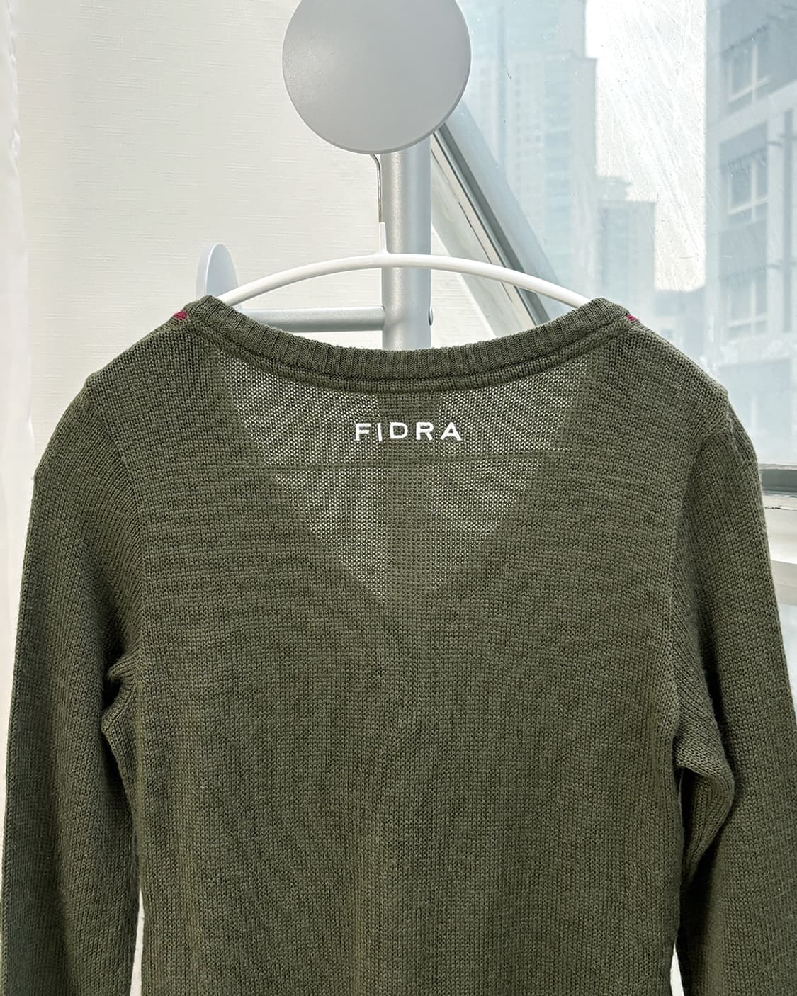 FIDRA 카키 브이넥 버튼업 롱 풀오버 상품이미지5