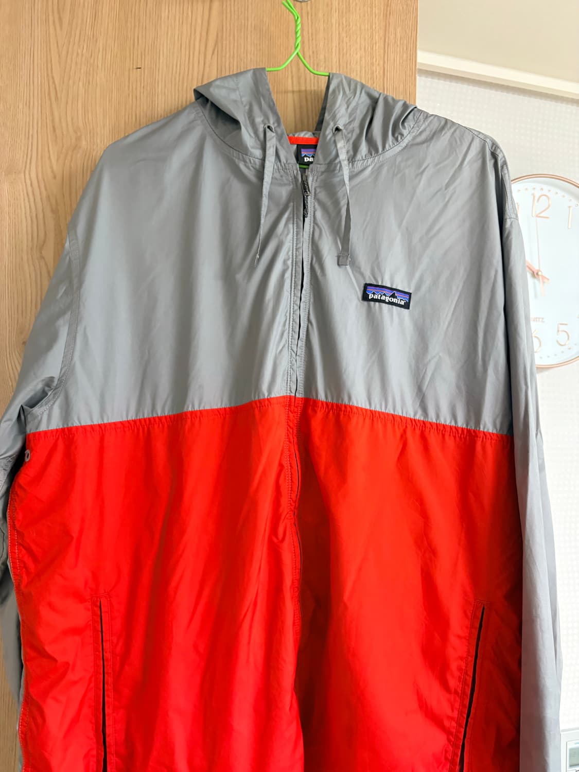 파타고니아 바람막이 L 회색/주황 상품이미지1