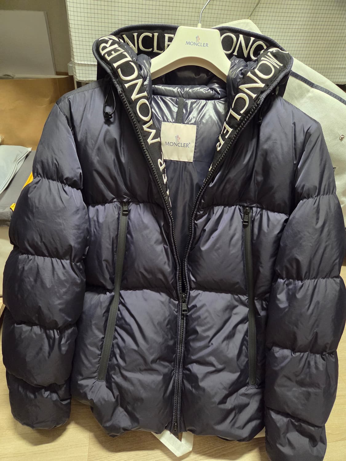 [4]몽클레어 몽클라 패딩 네이비 상품이미지1