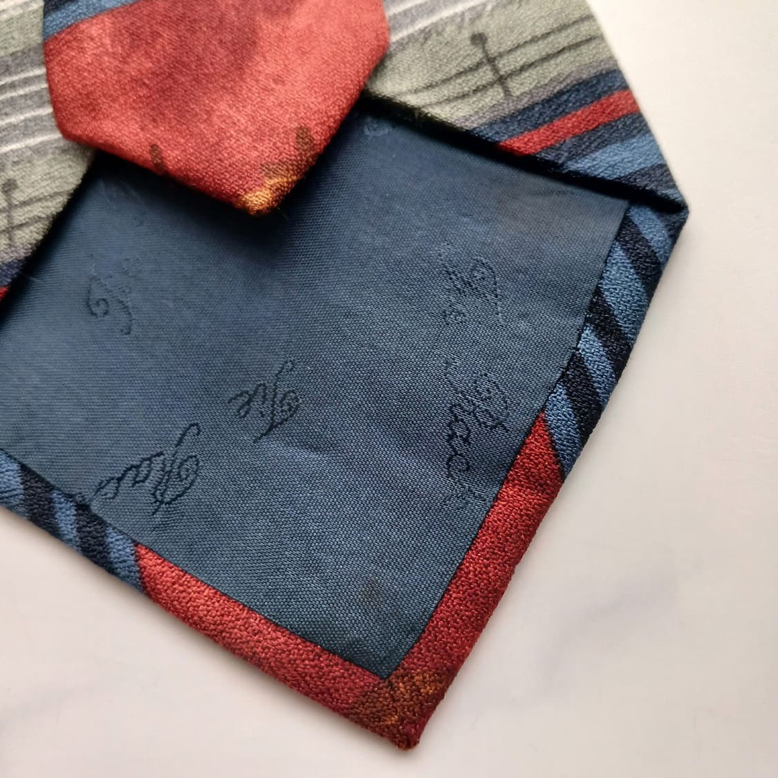 타이렉 찰스튼 실크 건축 실루엣 넥타이 9.6cm A등급 A18664
 상품이미지7