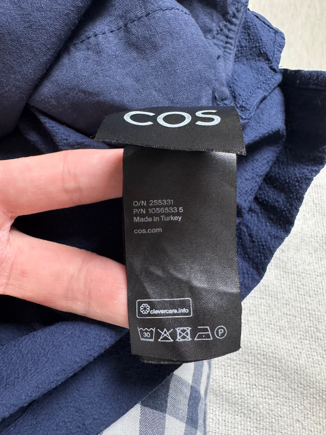 COS (코스) 시어서커 네이비 반팔 셔츠 판매합니다. 상품이미지6