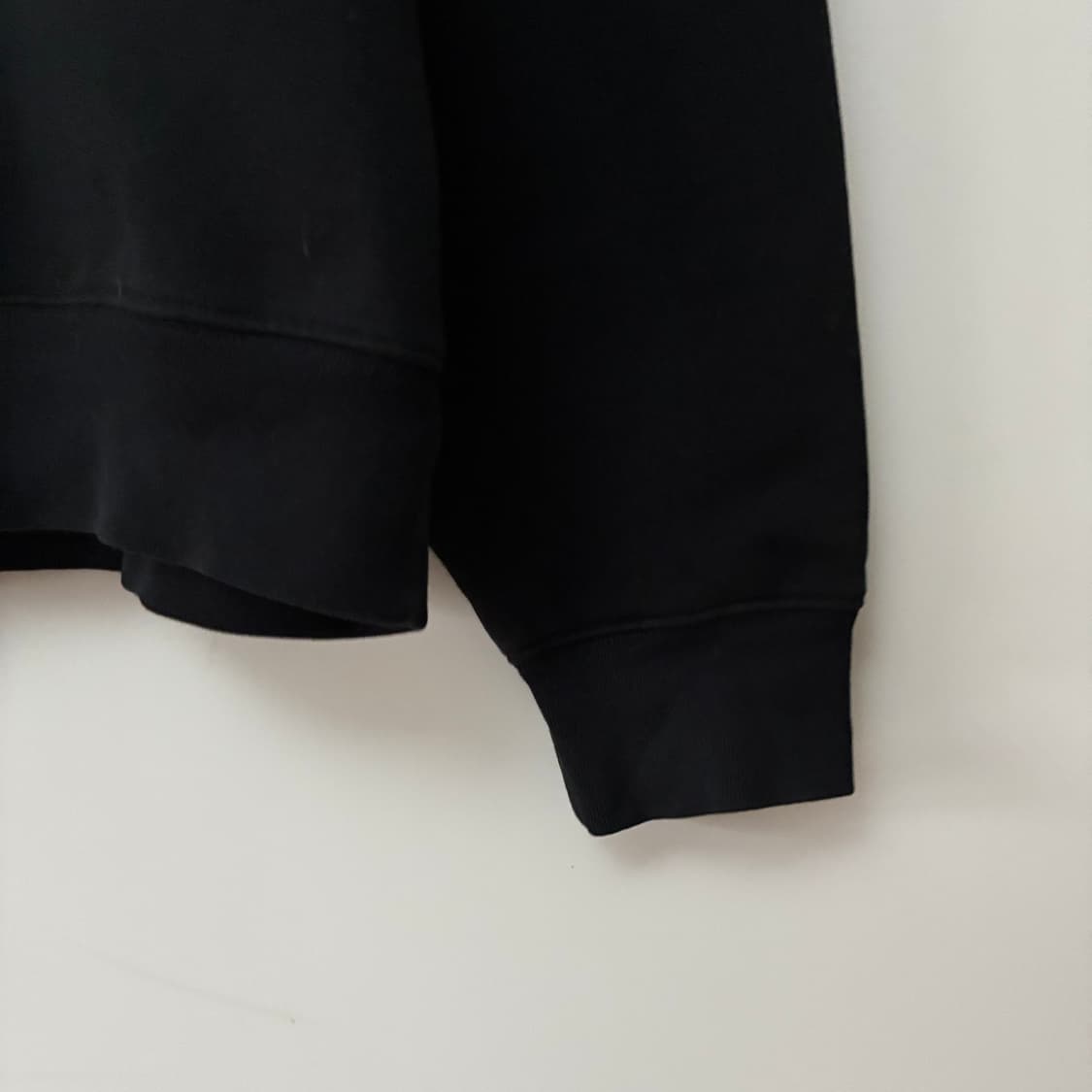 아크네 스튜디오 맨투맨 상품이미지2