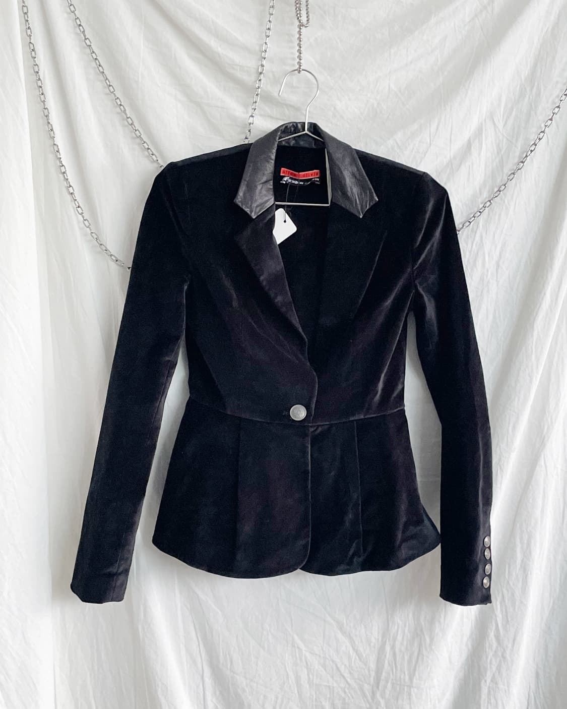 alice+olivia 벨벳 스웨이드 크롭컷 슬림핏 블레이져 상품이미지5