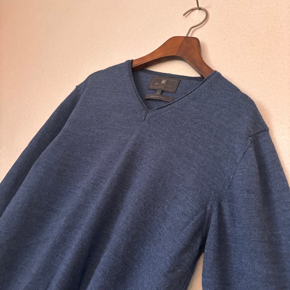 막스앤스펜서 이태리 여성 M 메리노울 실크 브이넥 니트 상품이미지4