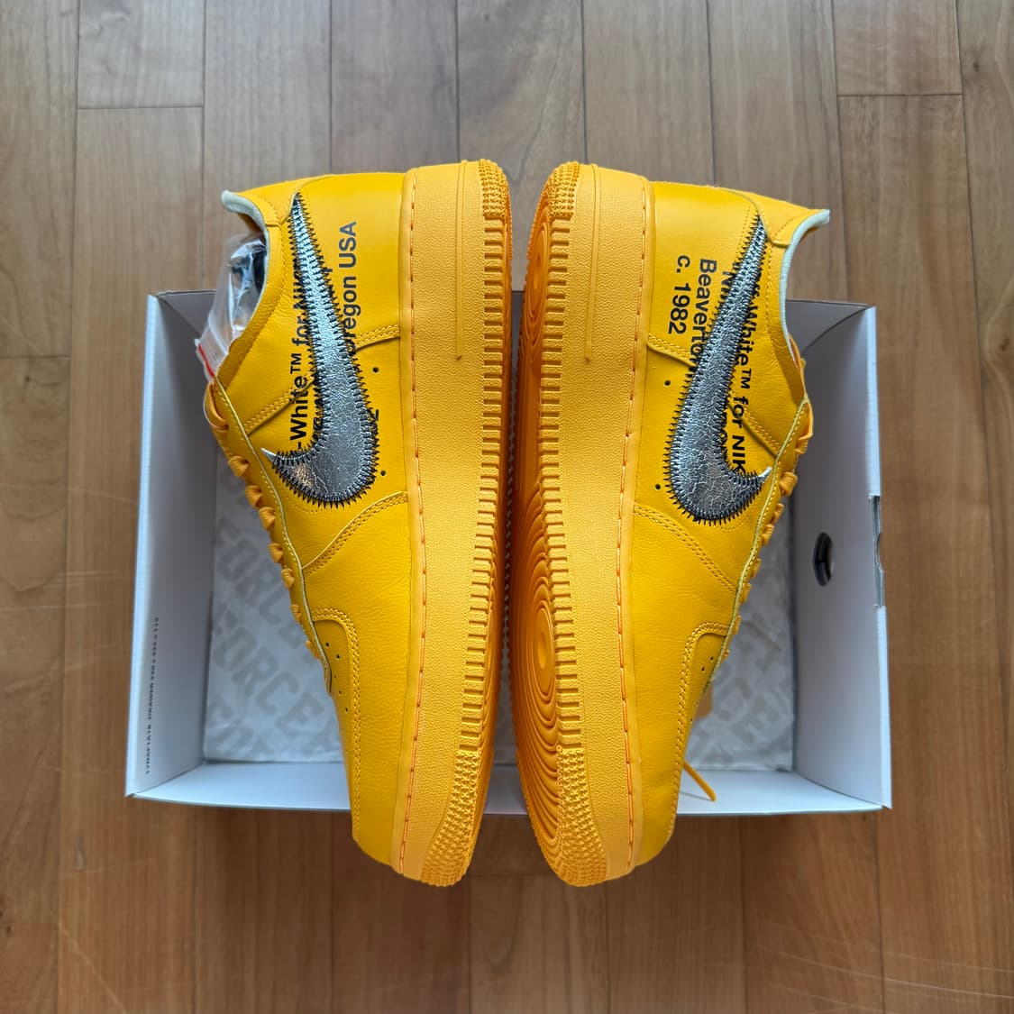 270 나이키 오프화이트 포스 유니버시티 골드 상품이미지3