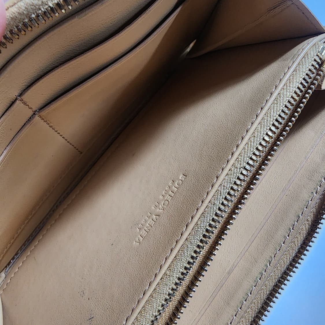 정품 보테가베네타 인트레치아토 지퍼 어라운드 장지갑 상품이미지9