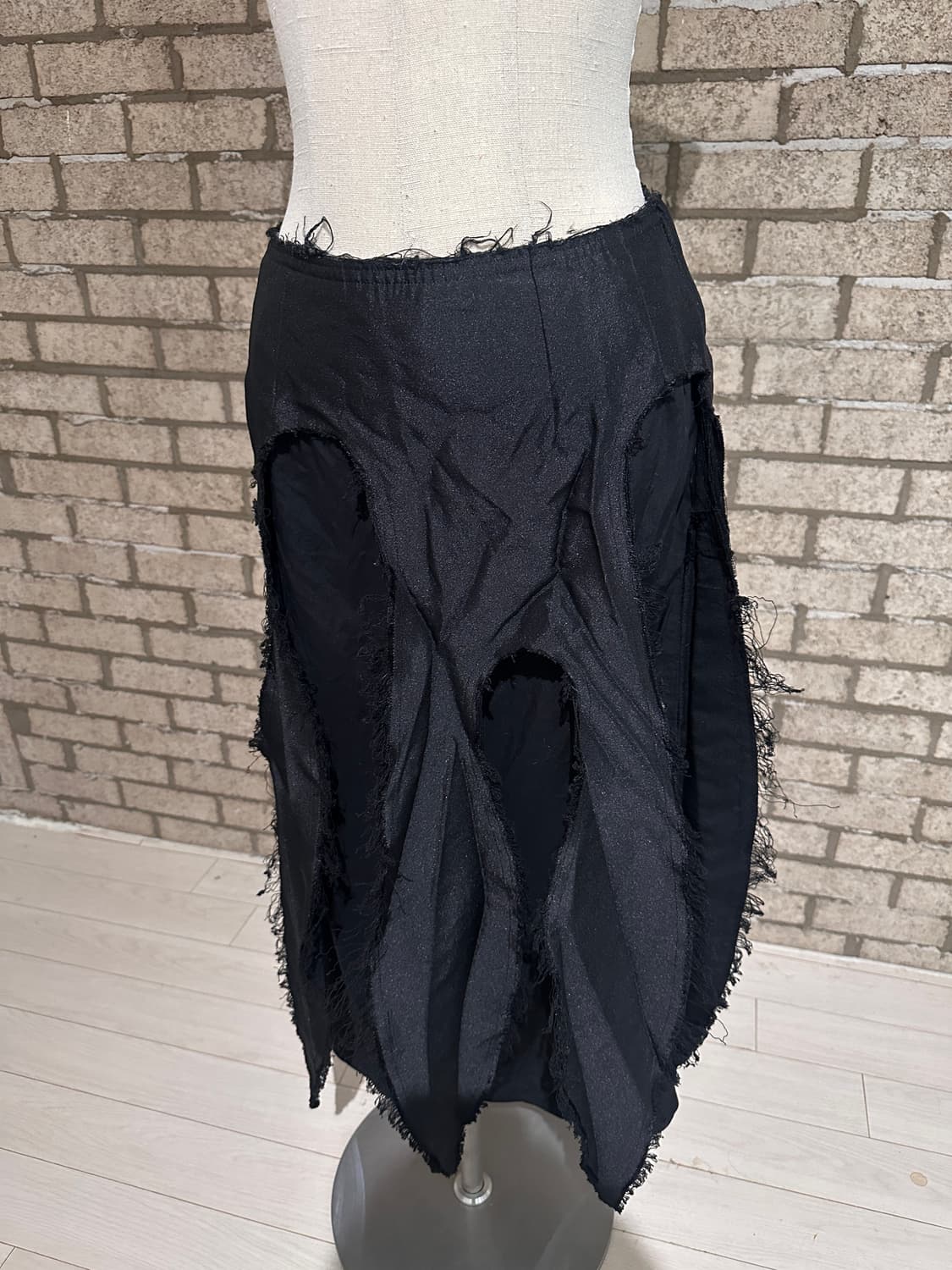 Comme des Garcons 꼼데가르송 해체주의 컷아웃 롱 스커트 상품이미지4