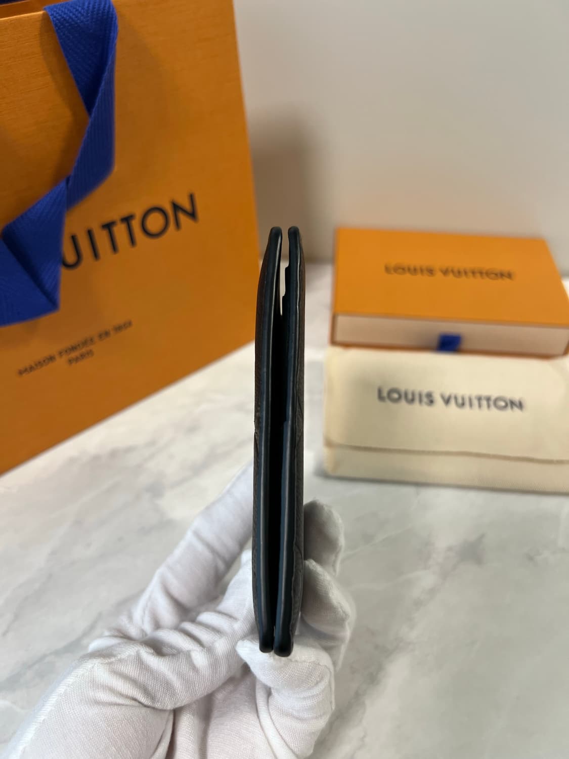 루이비통 쉐도우 포켓 오거나이저 지갑 상품이미지8