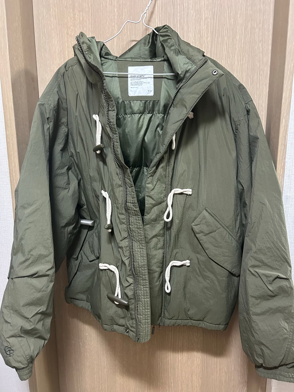 코드그라피 떡볶이 패딩 상품이미지1