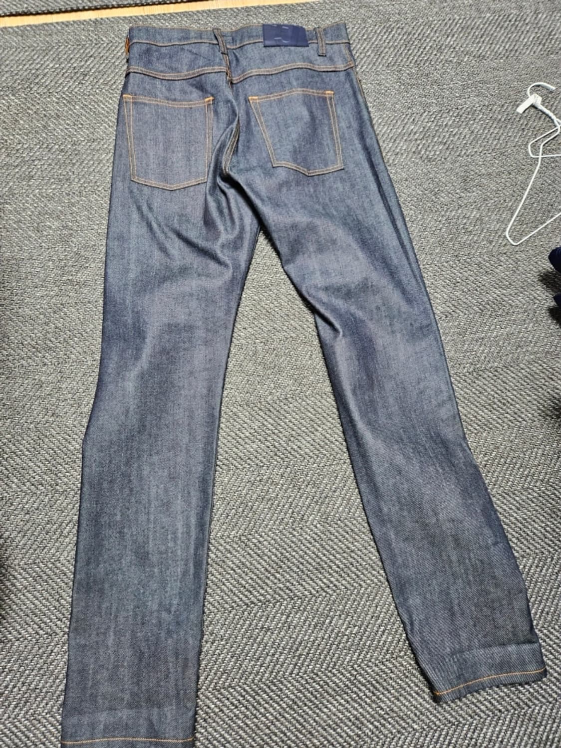 유니클로 +J 셀비지진 69네이비컬러 상품이미지4