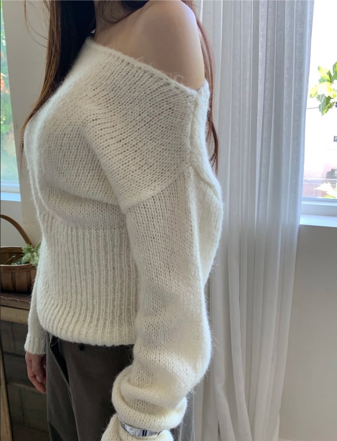 아워캐비넷 알파카 보트넥 니트 - ivory 상품이미지4