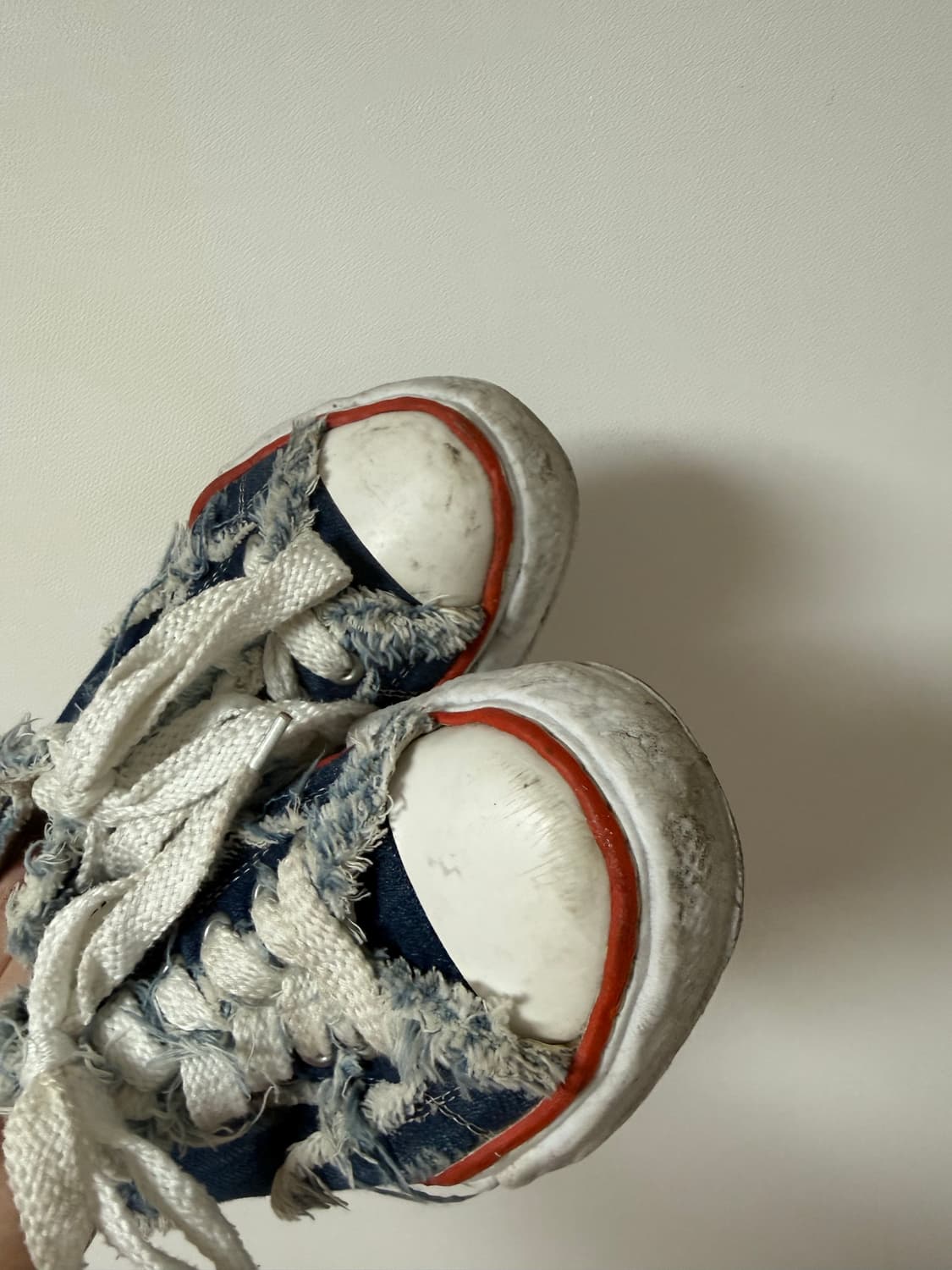 미하라 야스히로 X 나이젤 카본 로우 컷스니커즈 하드워시 데님 상품이미지5