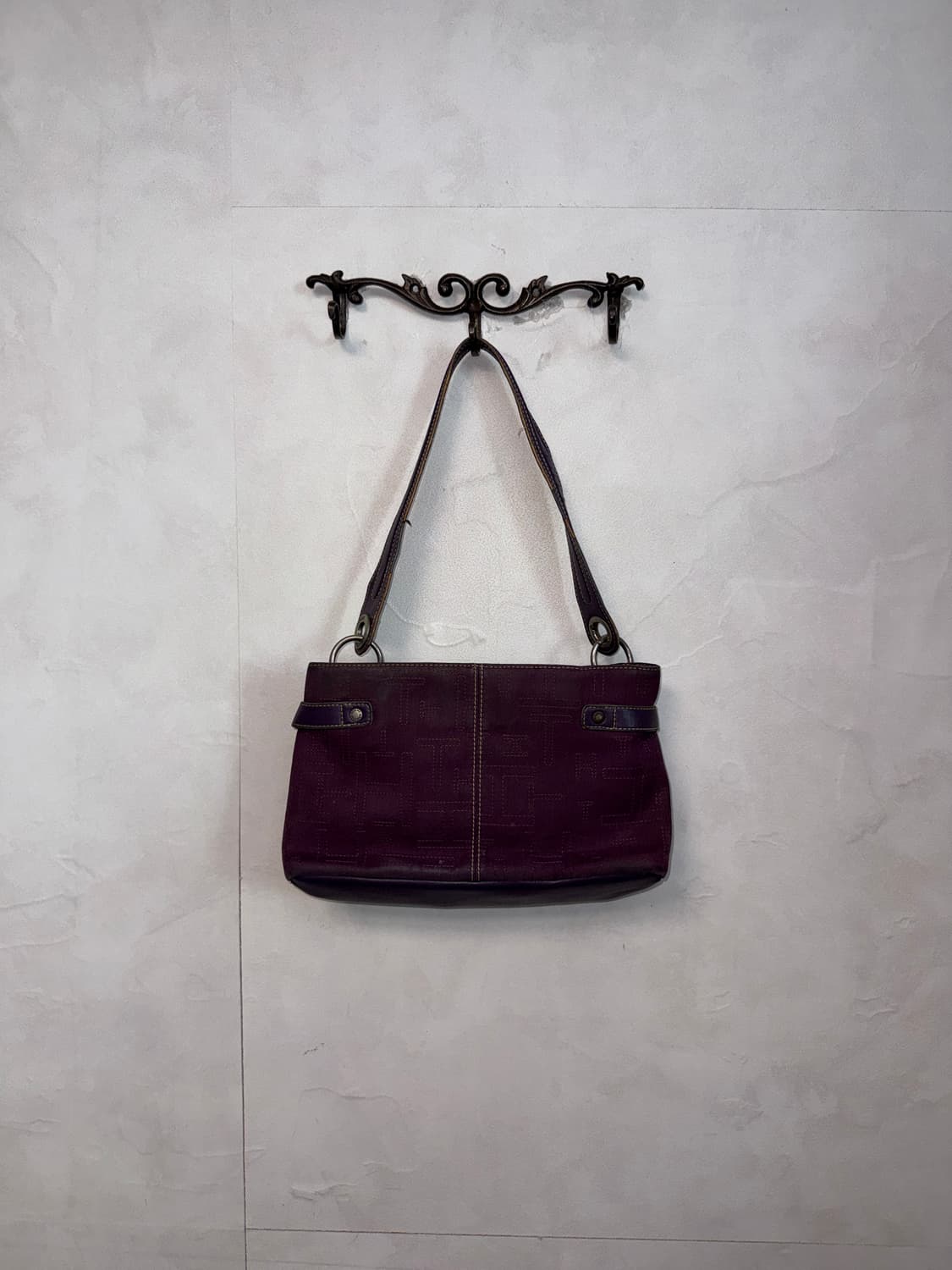 Tommy Hilfiger violet stitch buckle 숄더백 상품이미지5