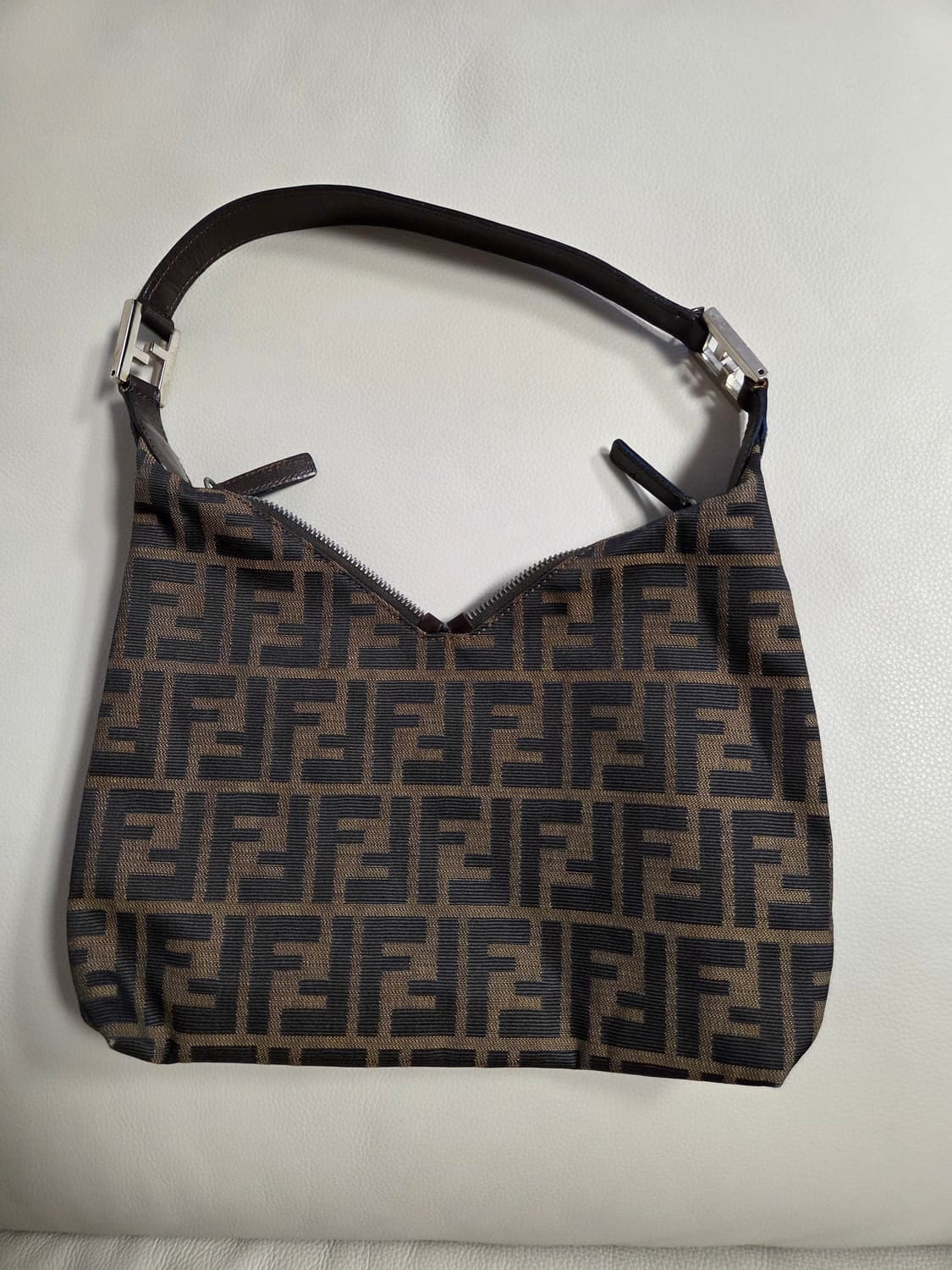 펜디 FENDI 정품 여성용 핸드백 상품이미지1