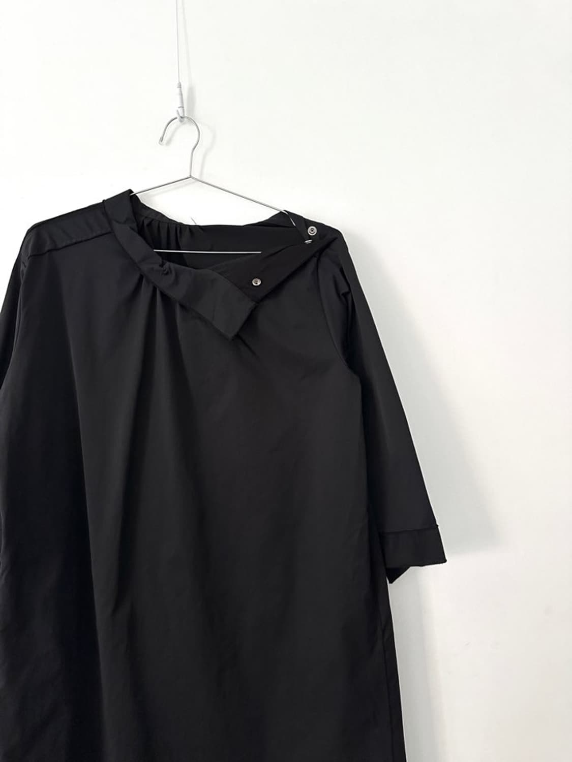Semi pintuck layered ops & top / black 상품이미지5