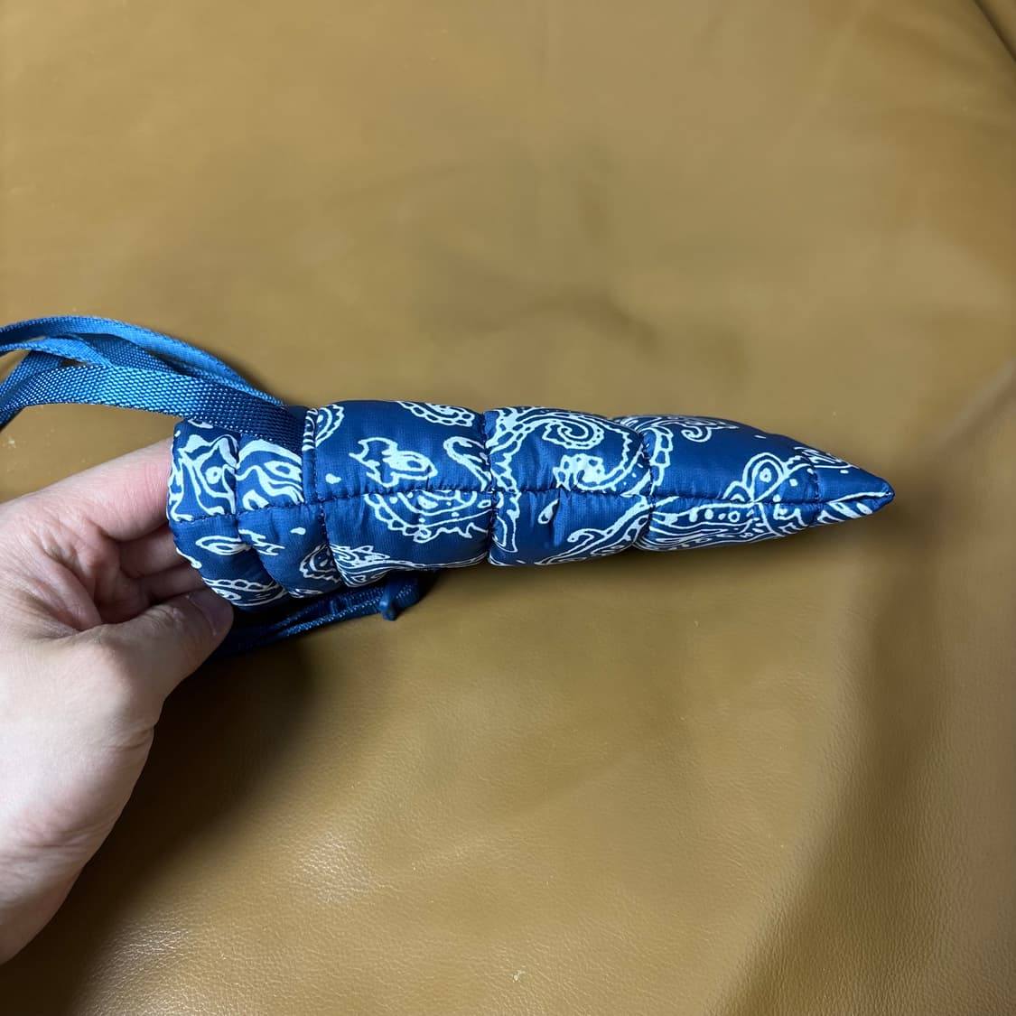 슈프림 퍼퍼 넥 파우치 샤코슈 미니백 가방 22fw 블루 페이즐리 상품이미지7