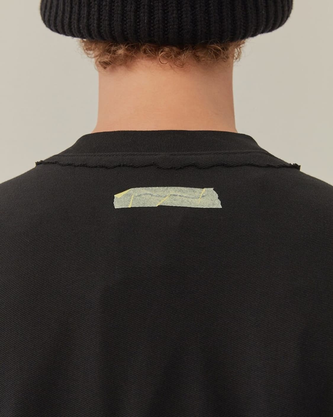 [새상품] 아더에러 크럼플 스웨트셔츠 맨투맨 블랙 상품이미지6