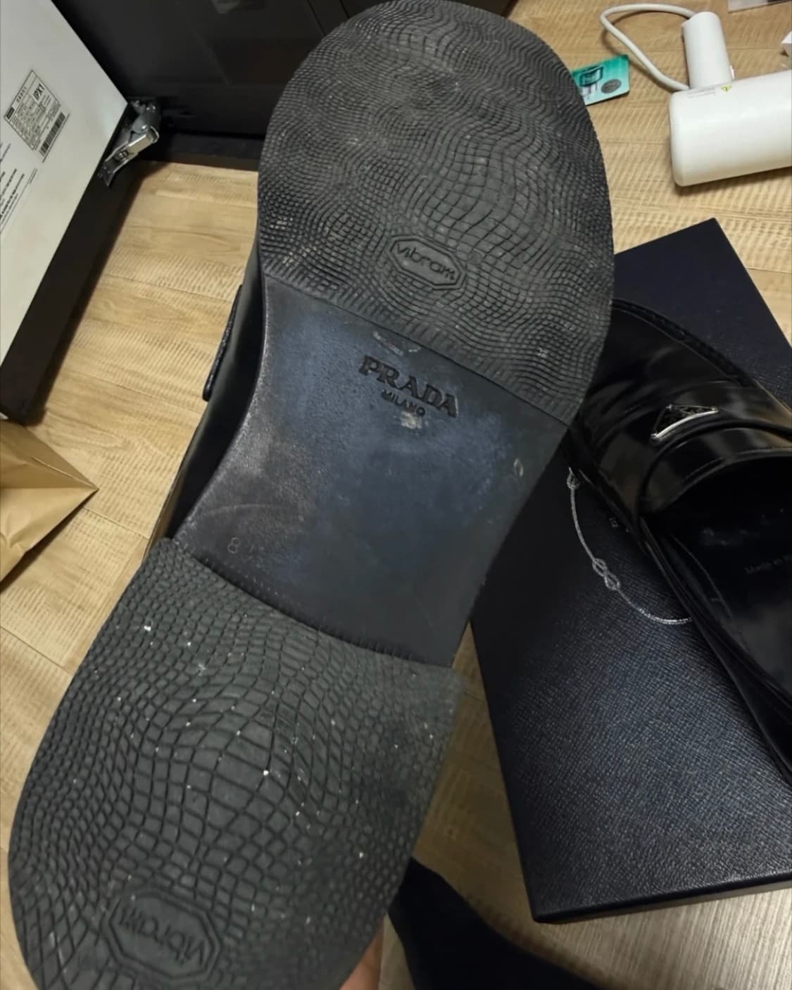 프라다 브러시드 삼각로고 로퍼 8.5사이즈(270~275) 상품이미지5