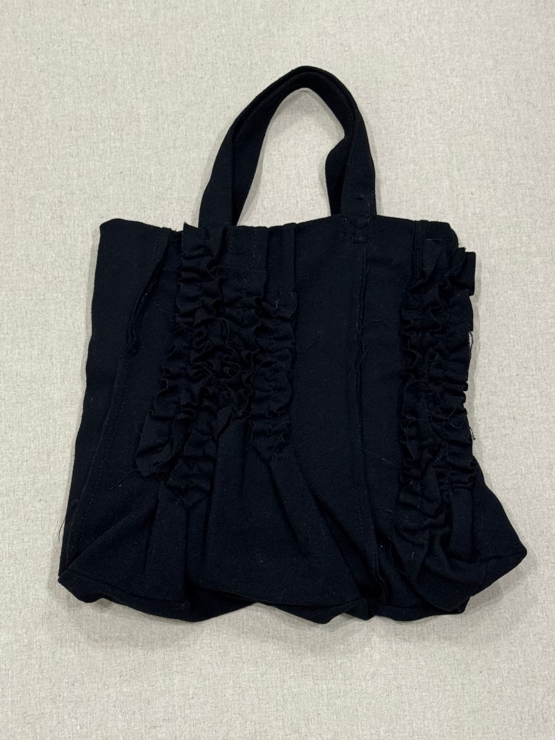 꼼데가르송 울 프릴 토트백 상품이미지5