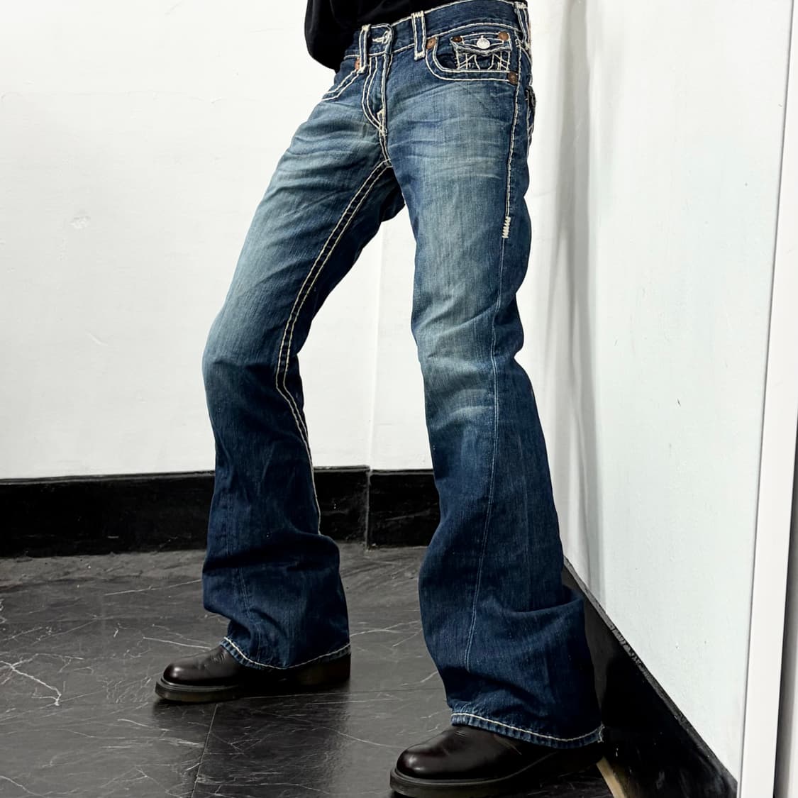 트루릴리전 부츠컷 데님 팬츠 상품이미지3