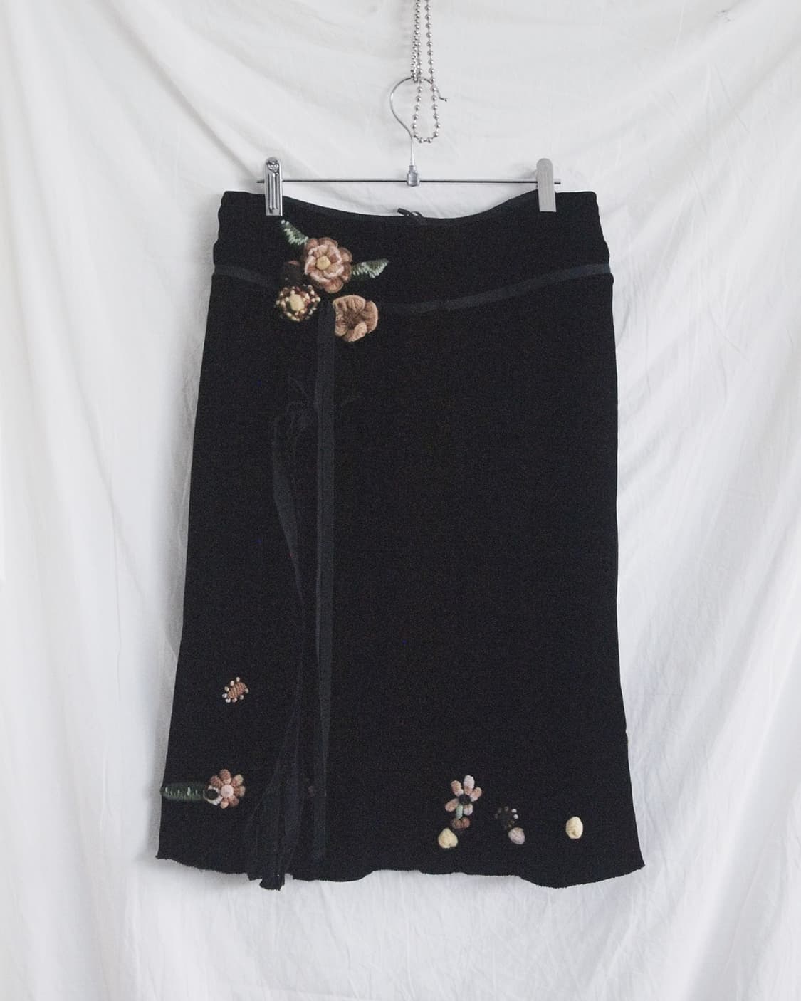 모스키노 벨벳 플라워 참 미디스커트 상품이미지3
