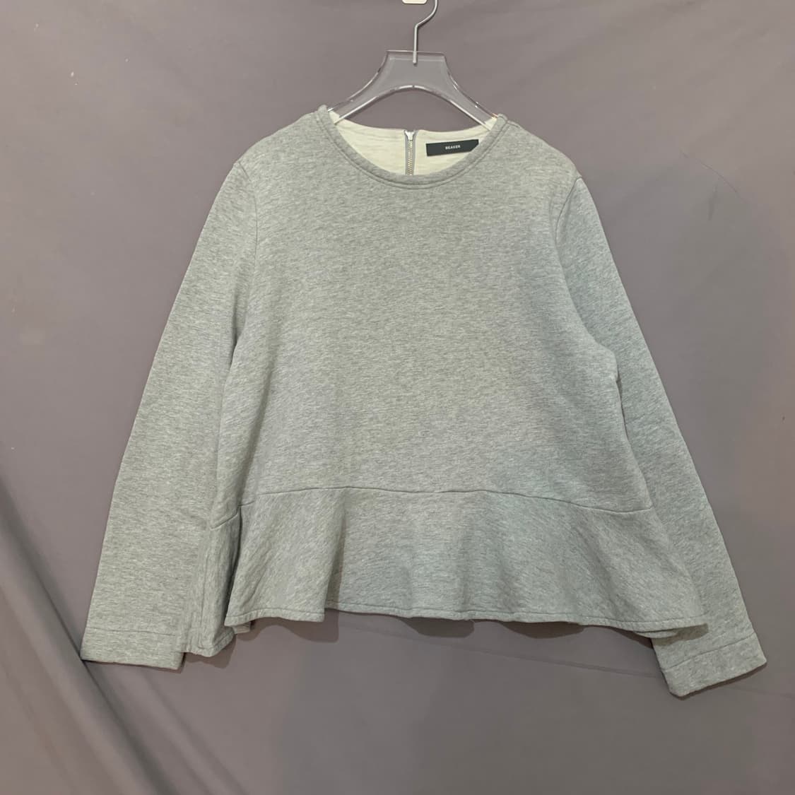 1 BEAKER 비이커 플레어 프릴 롱슬리브 긴팔티 상품이미지1