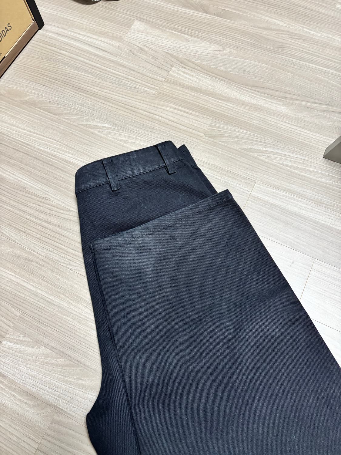 아오이로 페이크 스터드 커트 더블니 데님 블랙 상품이미지3