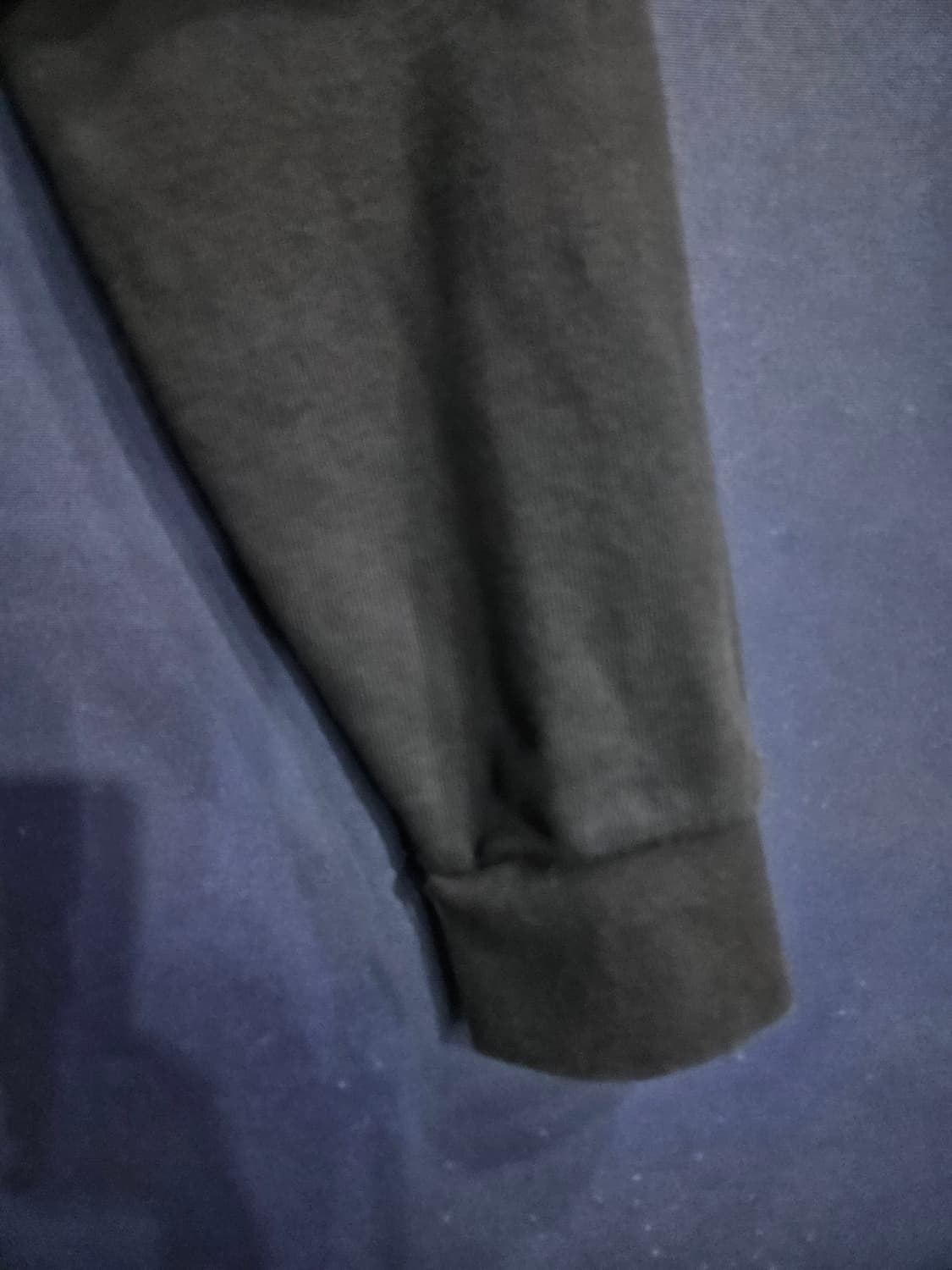 아디다스 프린팅 블랙컬러 남성 100 포켓 후드티  상품이미지5